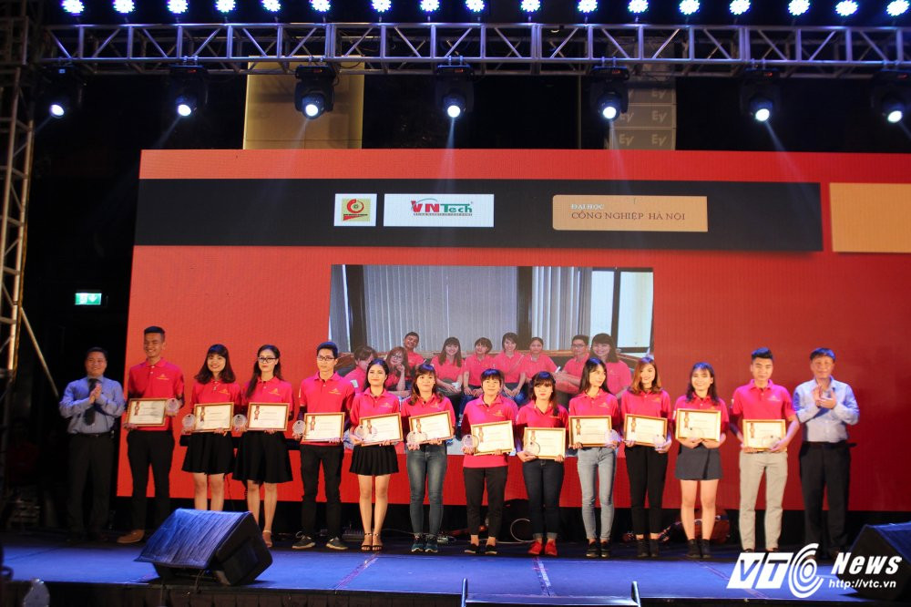 Hinh anh Lo dien quan quan ‘Vua ban hang’ mua giai dau tien 2017 7