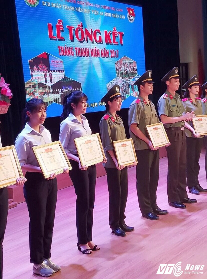 Hinh anh Nu sinh Hoc vien An ninh: ‘Hay lam viec kho bat dau noi cho de’ 3