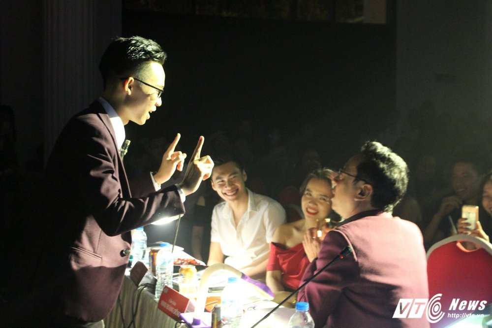 Hinh anh Sinh vien truong nhan van xep hinh dep mat gianh quan quan ‘VNU’S Got Talent’ 6