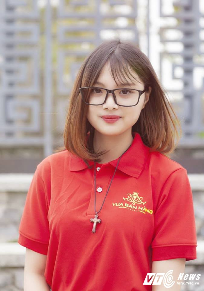 Hinh anh Nu sinh xinh dep gianh giai nhat ‘Vua ban hang 2017’ me thien nguyen