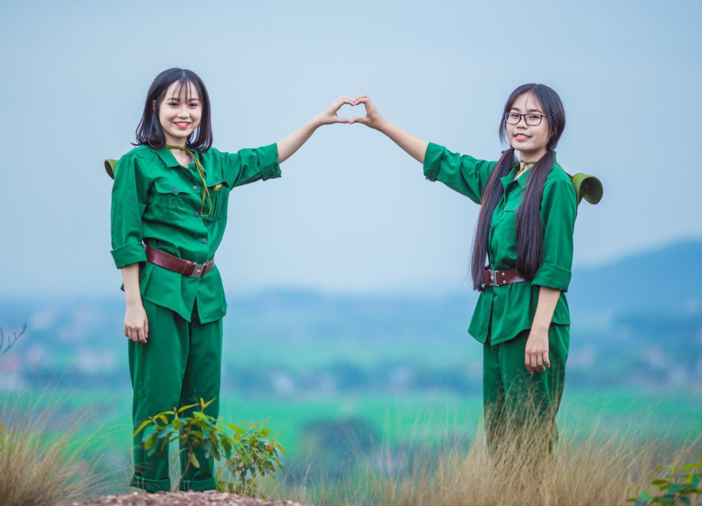 Hoc sinh Bac Giang chup anh ky yeu 'Chung toi la chien si' hinh anh 6