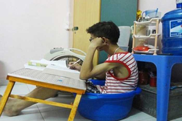 sinh-vien-chong-nong-10-1013 5