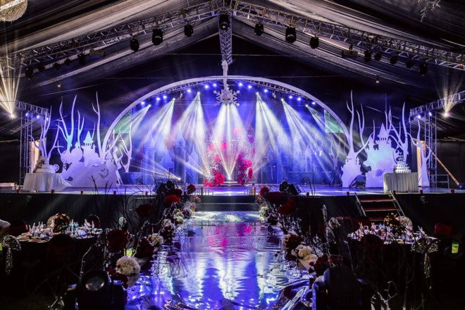 Dam cuoi 'tuyet roi mua he' tren bai dat rong hon 5.000 m2 tai Ha Noi hinh anh 5