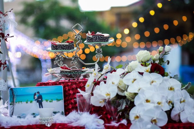 Dam cuoi 'tuyet roi mua he' tren bai dat rong hon 5.000 m2 tai Ha Noi hinh anh 8