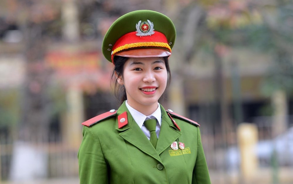 Nu_Canh_sat_xinh_dep_4 3