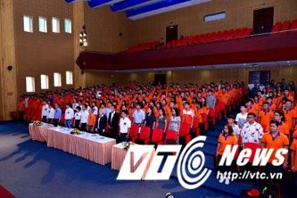 dai hoc dau tien khai giang 1