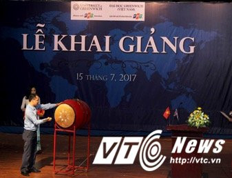 dai hoc dau tien khai giang 2