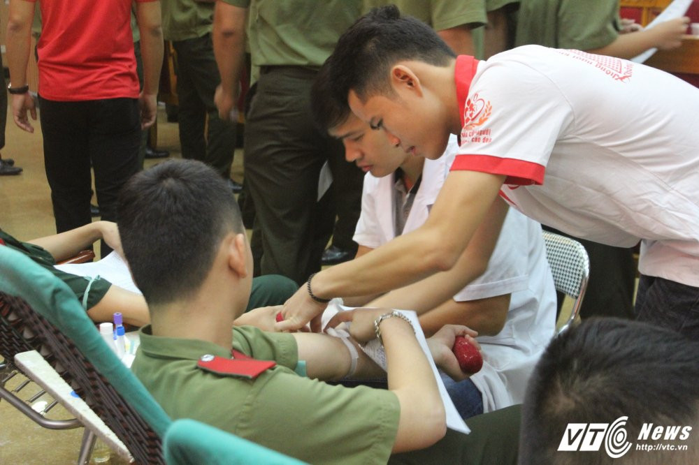 tinh nguyen vin em Tu 21