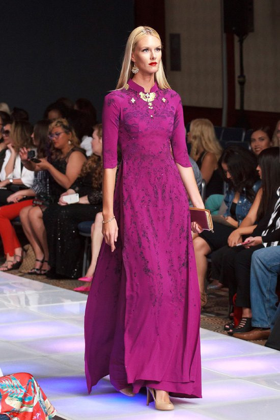 Trọn bộ BST “Sen vàng” tại Couture Fashion Week: Mẫu siêu gầy “thất nghiệp”