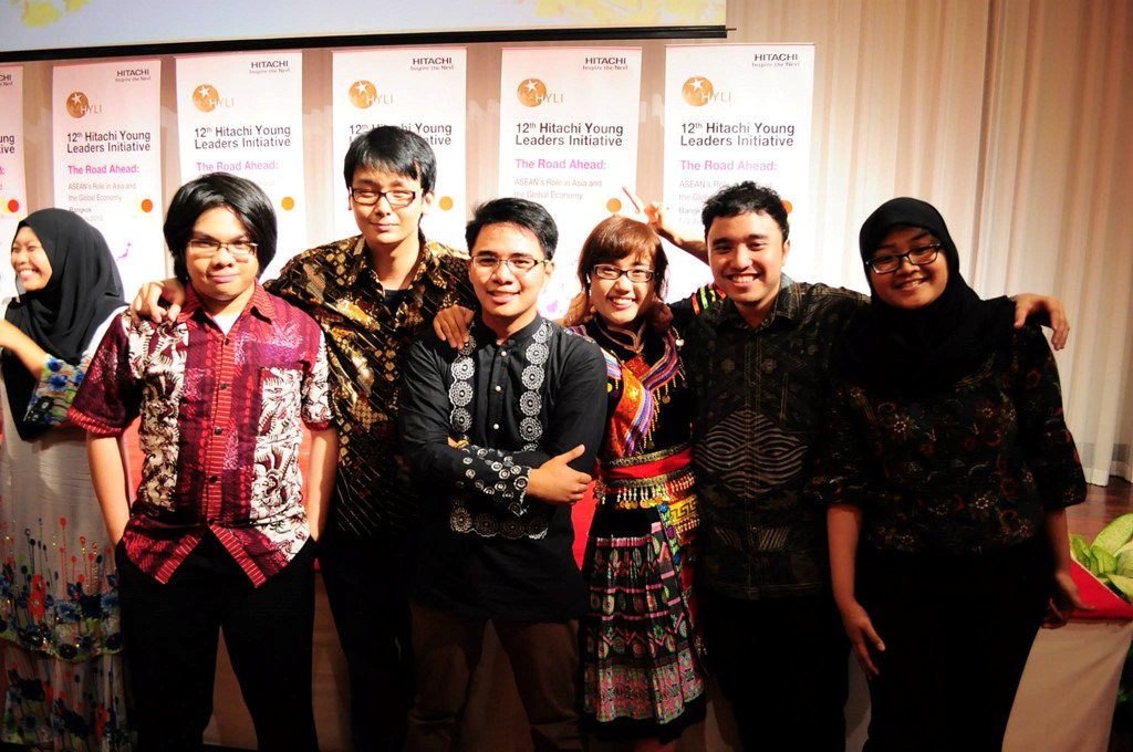 Giang vien 9X bo viec, mo trung tam day tieng Anh hinh anh 3