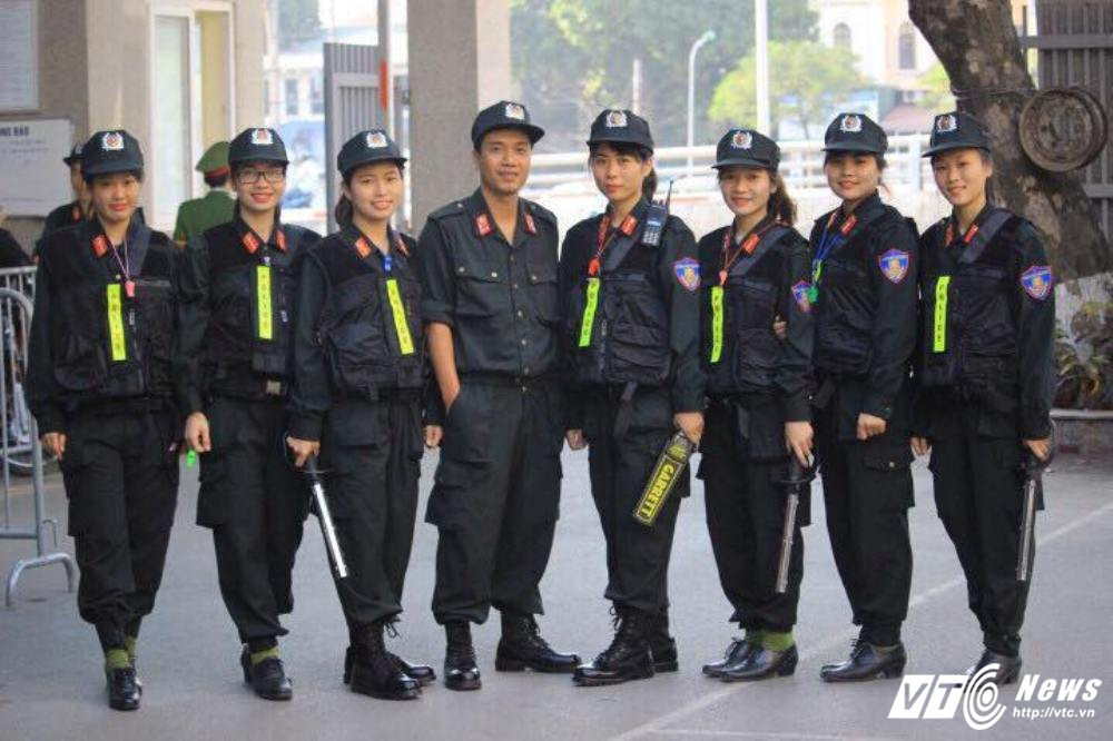 25990858_588360418161700_1840410999_n