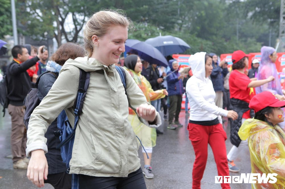 27393683_1572680649476349_1115291181_o 8