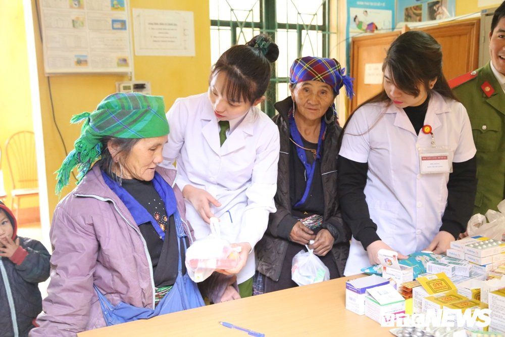 cap phat thuoc mien phi cho nhan dan 8