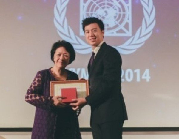 lan-2-8-06441010-17-1555291 37