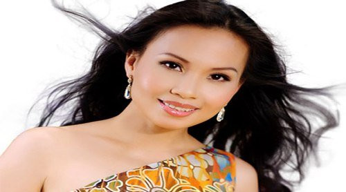 Tieu-su-ca-si-Cam-Ly 3