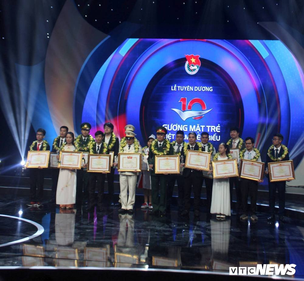 29634253_947590908743441_1283959423_o