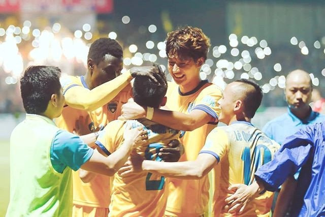 Tan binh Nhat dep trai, cao 1,88 m cua FLC Thanh Hoa 'don tim' fan nu hinh anh 2