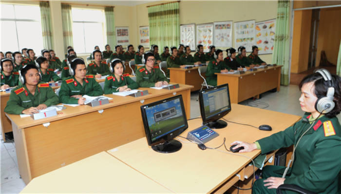 2015.6.28.53.972.51-Hoc vien trong gio hoc ngoai ngu