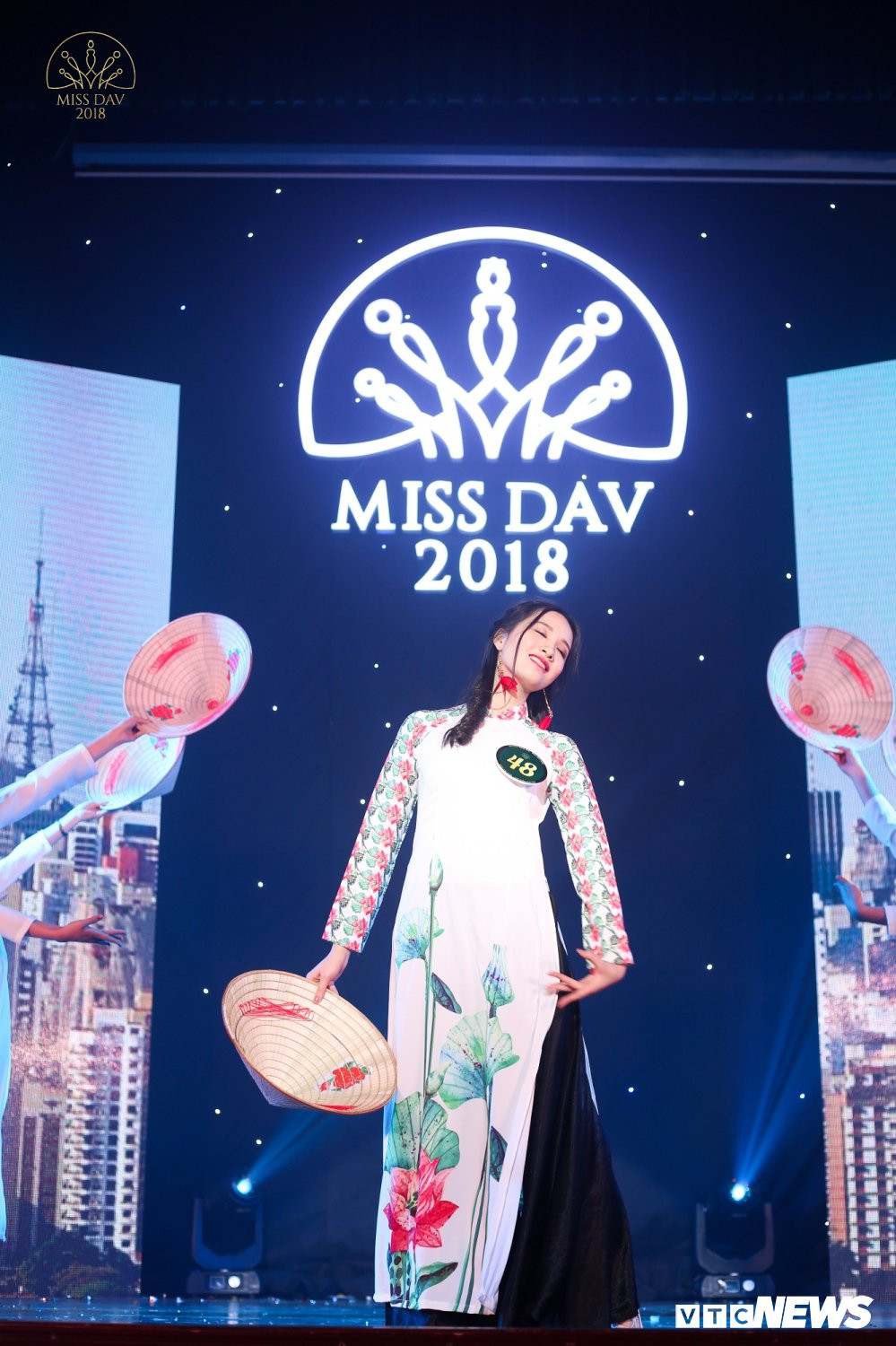 Nguyß+àn Ngß+ìc Anh 9