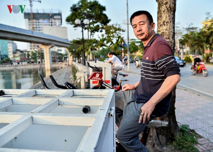 vov_xe_dap_lo_nuoc_ho_Hoang_Cau_hong_nang_7_OTYR 8