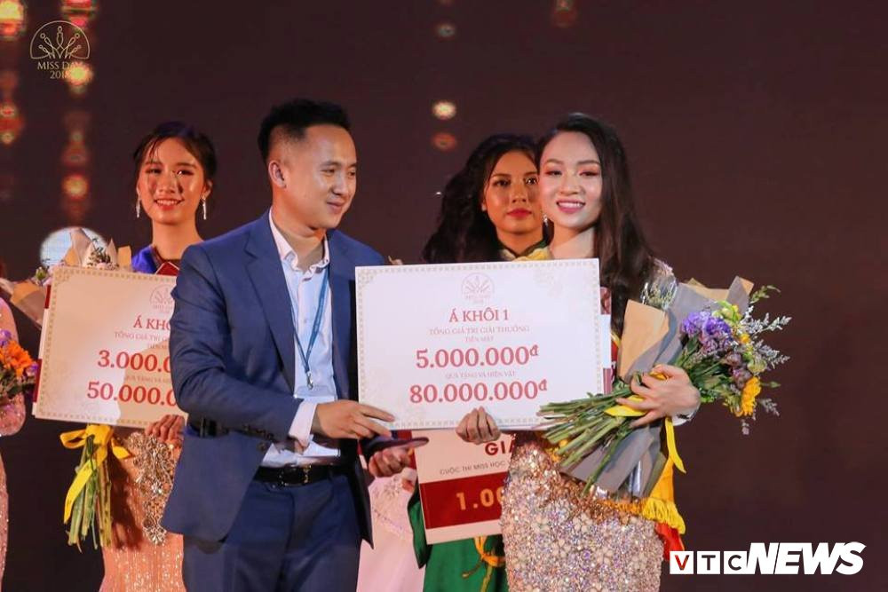 AK1 Tran hong hanh 16