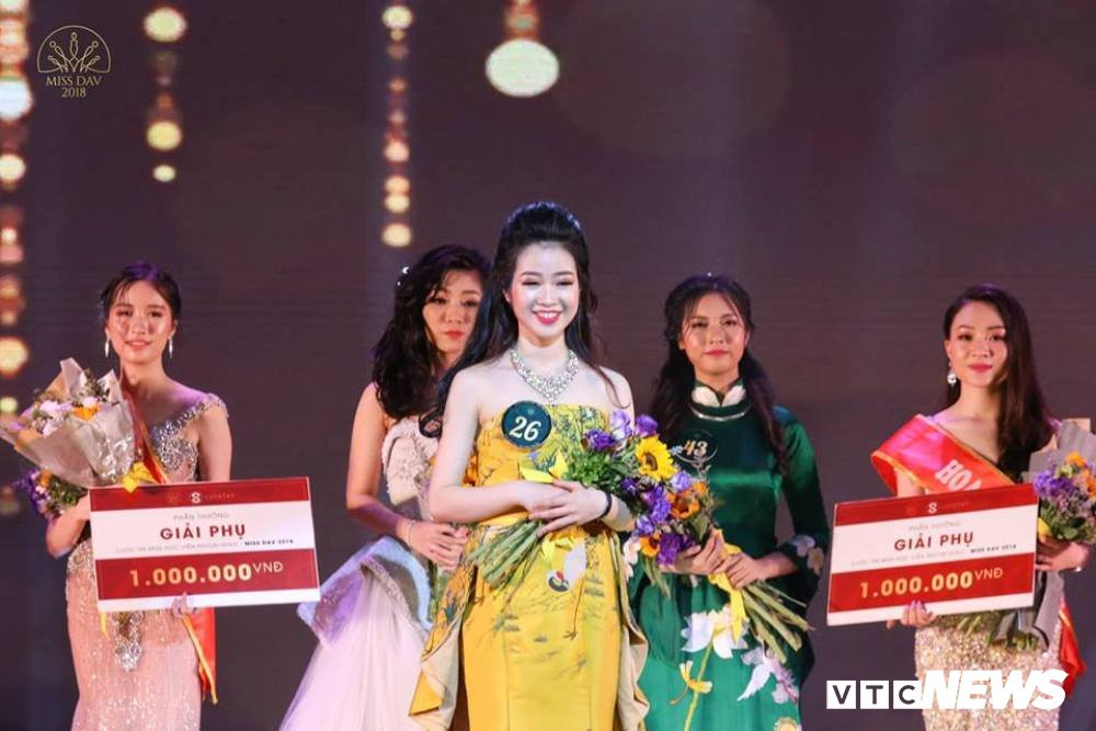 hoa hoi ngoai vu le ngoc thuy dupng 18