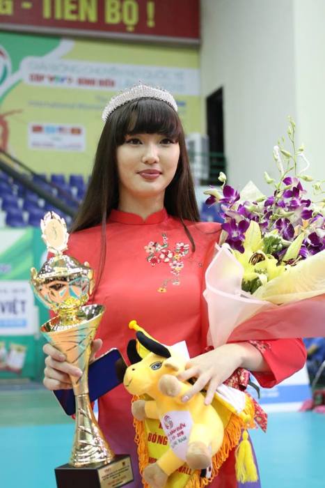 Nu-than-bong-chuyen-dep-nhat-the-gioi-den-VN-am-luon-giai-Hoa-khoi-miss-1-1526833367-698-width640height960