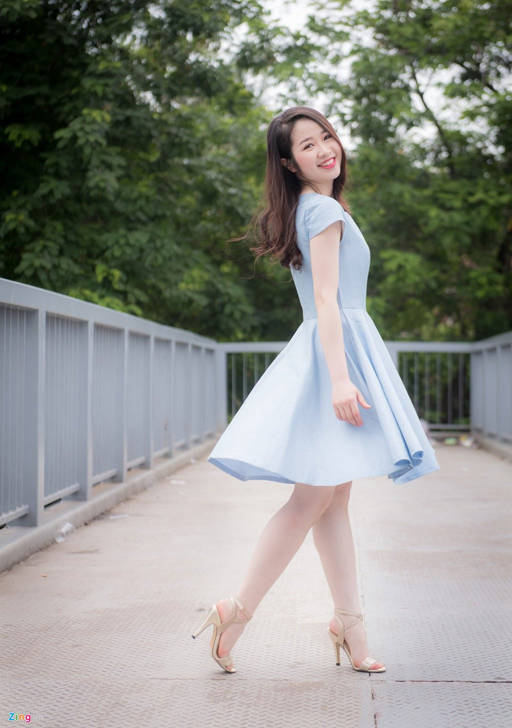 Hoa khoi Ngoai giao: 'Ban trai co rat nhieu, nhung nguoi yeu thi chua' hinh anh 2