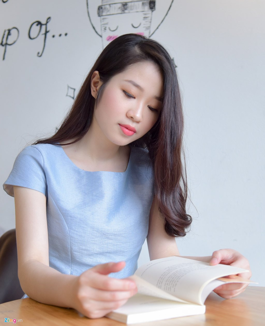 Hoa khoi Ngoai giao: 'Ban trai co rat nhieu, nhung nguoi yeu thi chua' hinh anh 15