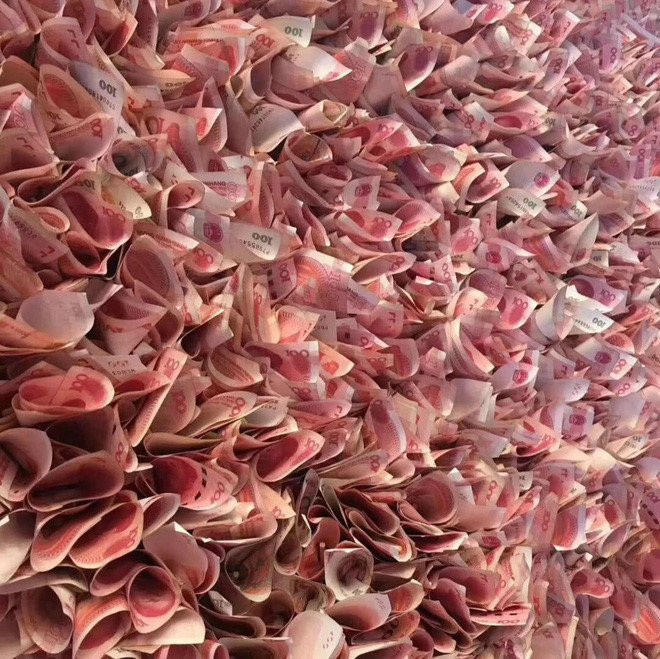 Thanh nien tang ban gai 'trai tim tien mat' tri gia hon mot ty dong hinh anh 3