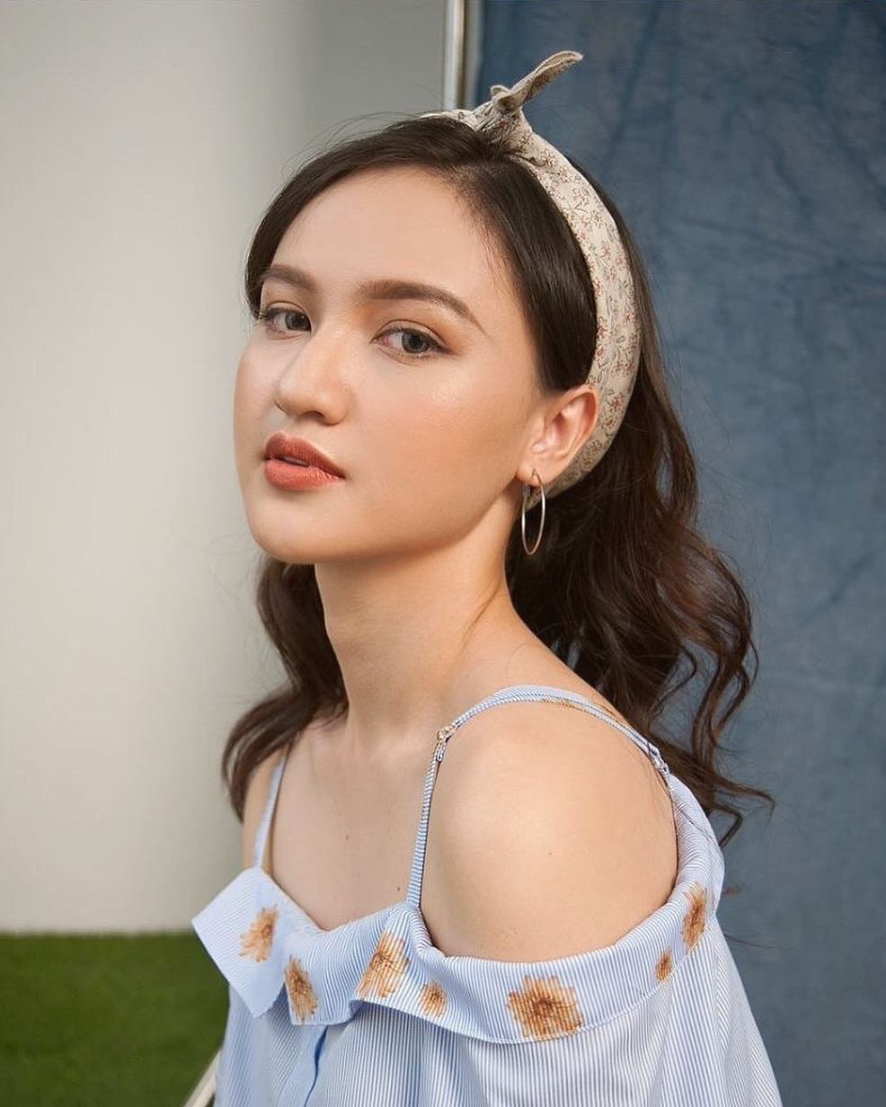 Loat hot girl sinh nam 2000 chuan bi thi THPT quoc gia hinh anh 4