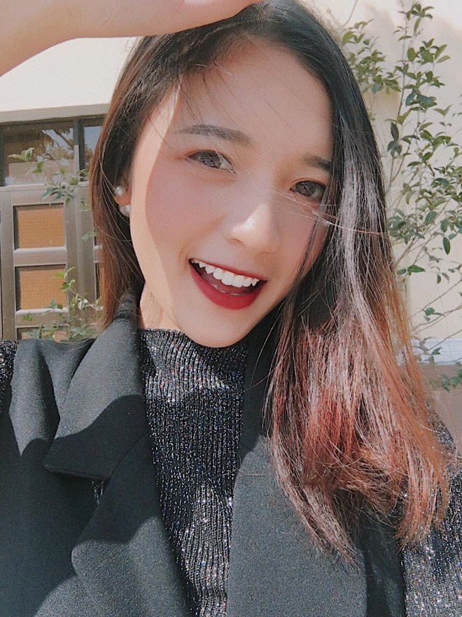 'Hot girl bao chi' noi tieng, dan nhieu chuong trinh cua VTV hinh anh 4