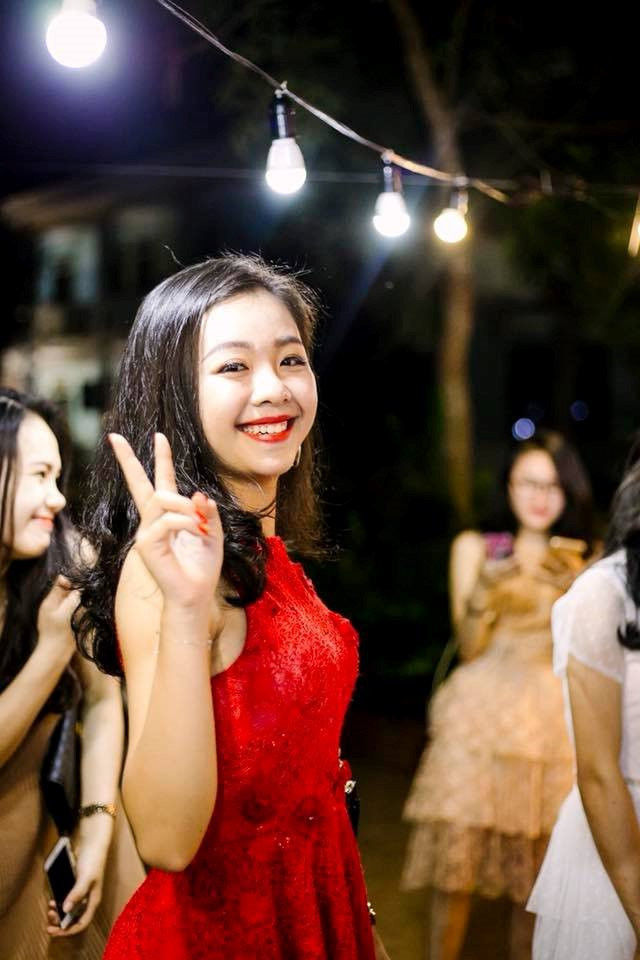 Bi phat hat truoc lop, nu sinh DH Vinh bat ngo gay chu y hinh anh 1