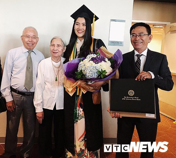 42147875_1795465760572345_9045478412759597056_n 4