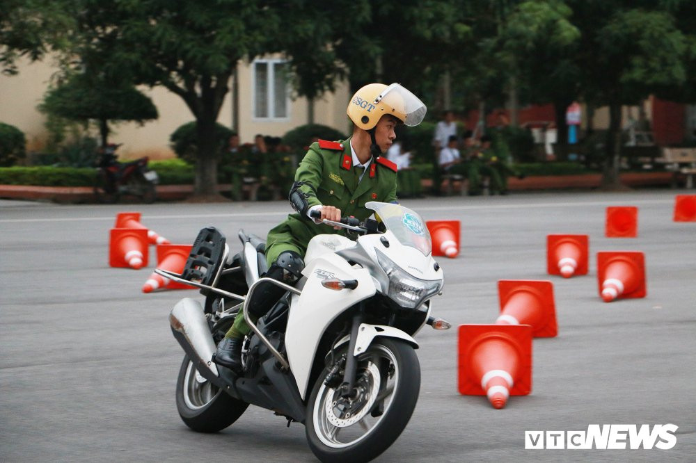 hocviencanhsat (7) 15