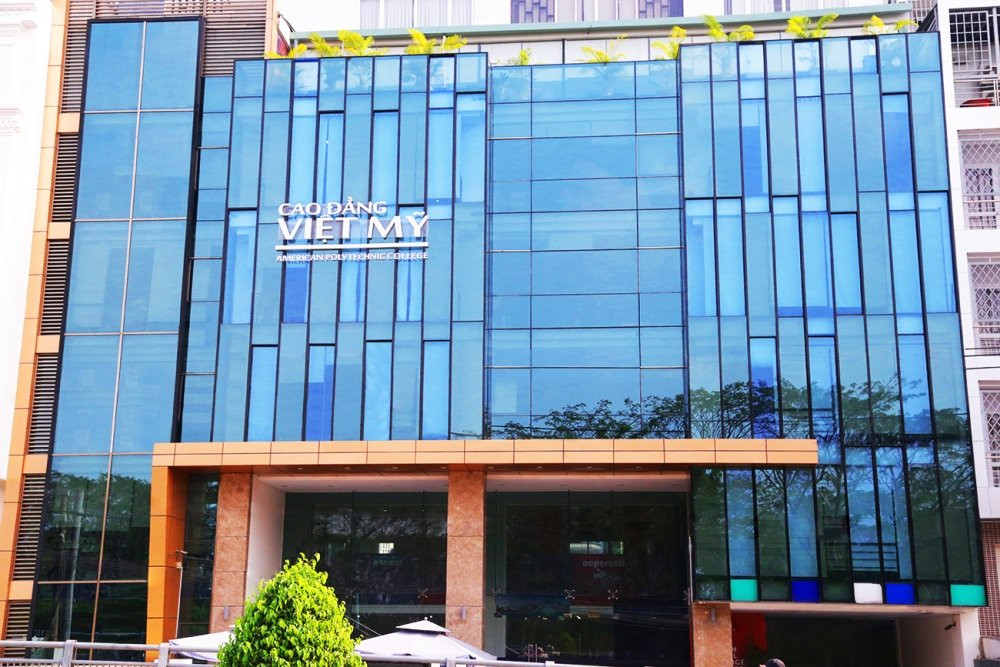 Cao dang Viet My co lich su 11 nam hinh thanh va phat trien