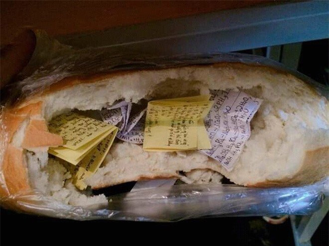 Banh-my-nhan-de-cuong-va-hang-loat-chieu-tro-on-thi-khong-the-tuong-tuong-noi-cua-hoc-sinh-sinh-vien_4 7