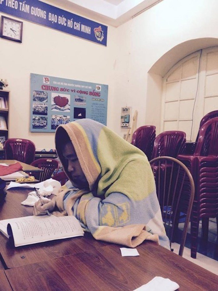 troi-qua-ret-hoc-sinh-mien-bac-nay-ra-sang-kien-quan-chan-di-hoc-1544764956161995334983