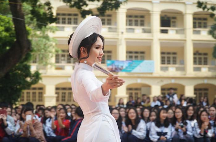 51085264_792931847718114_5741227121234149376_n 11