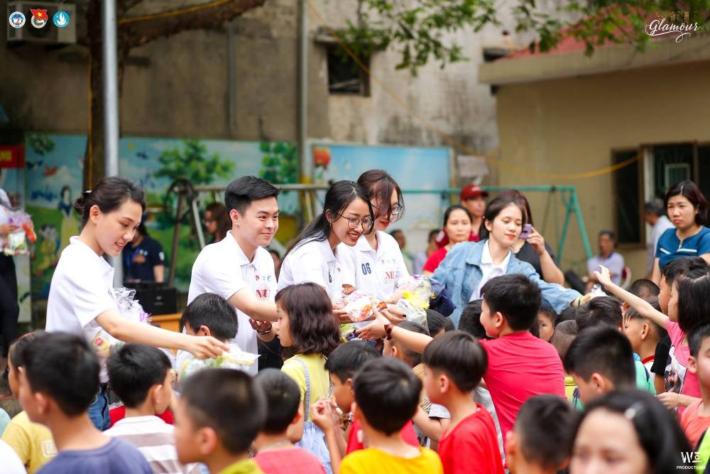 sinh-vien-thanh-lich-NEU (2) 3