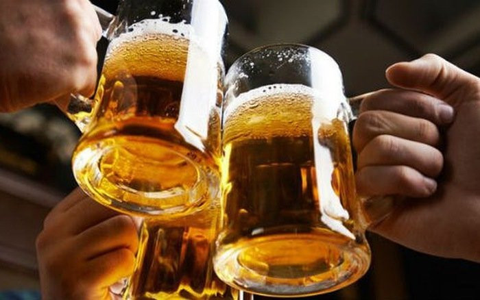 nguoi-phu-nu-ha-nam-phai-ngu-voi-lon-nhieu-nam-vi-chong-nghien-ruou-1