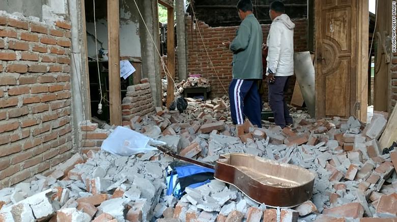 180730094942-02-lombok-earthquake-monday-exlarge-169