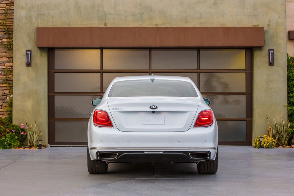 d656b034-2019_kia-k900-05 3