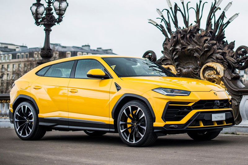 4-Lamborghini-Urus-2019 3