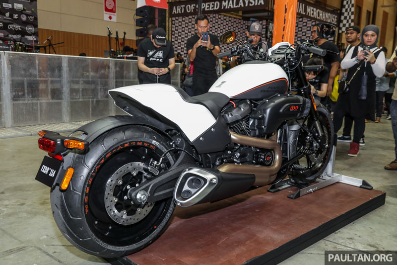 Harley-Davidson-FXDR-114-2019-2
