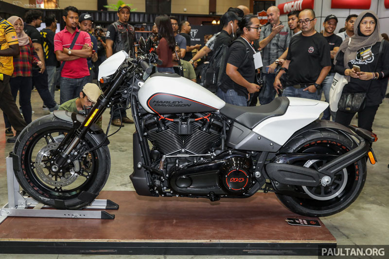 Harley-Davidson-FXDR-114-2019-4 3
