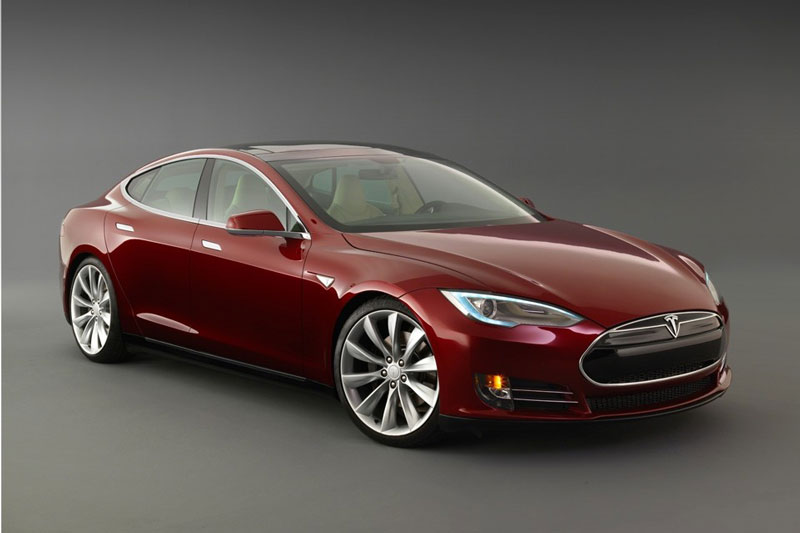 1-Tesla-Model-S-Long-Range