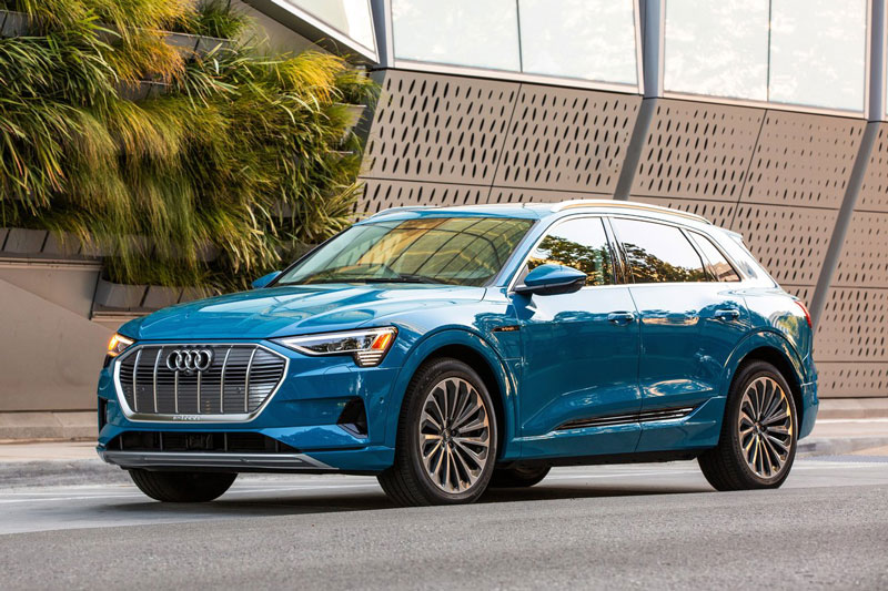 10-Audi-e-tron 9