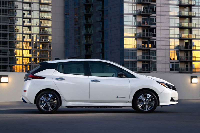 9-2019-nissan-leaf 9