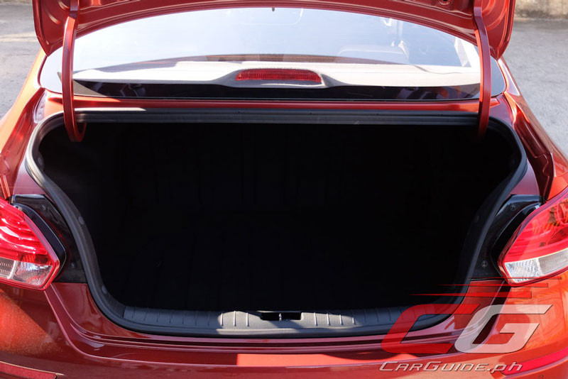 Kia-Soluto-2019-10 9